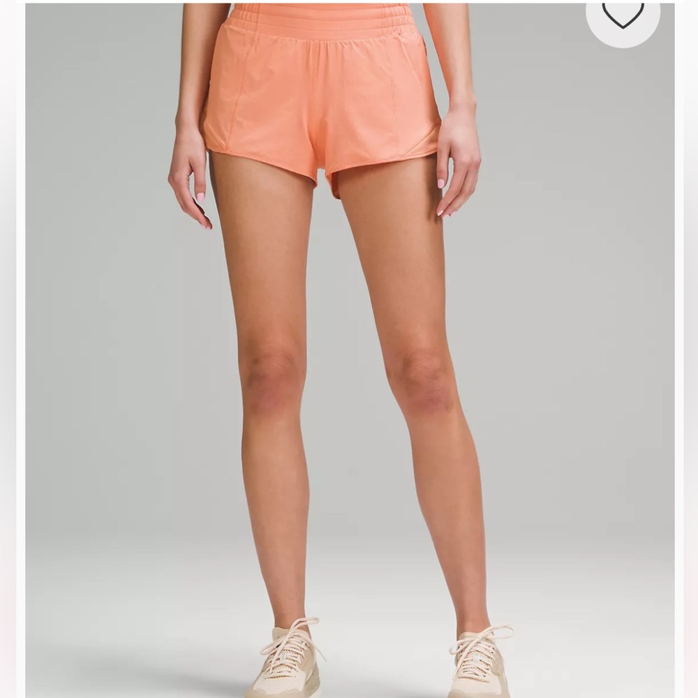 Lululemon Hotty Hot Low-Rise Lined
Short 2.5" NWT